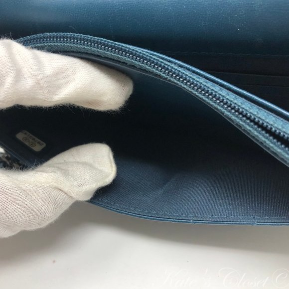 CHANEL Lambskin Boy Flap Wallet in Chain - Picture 12 of 14